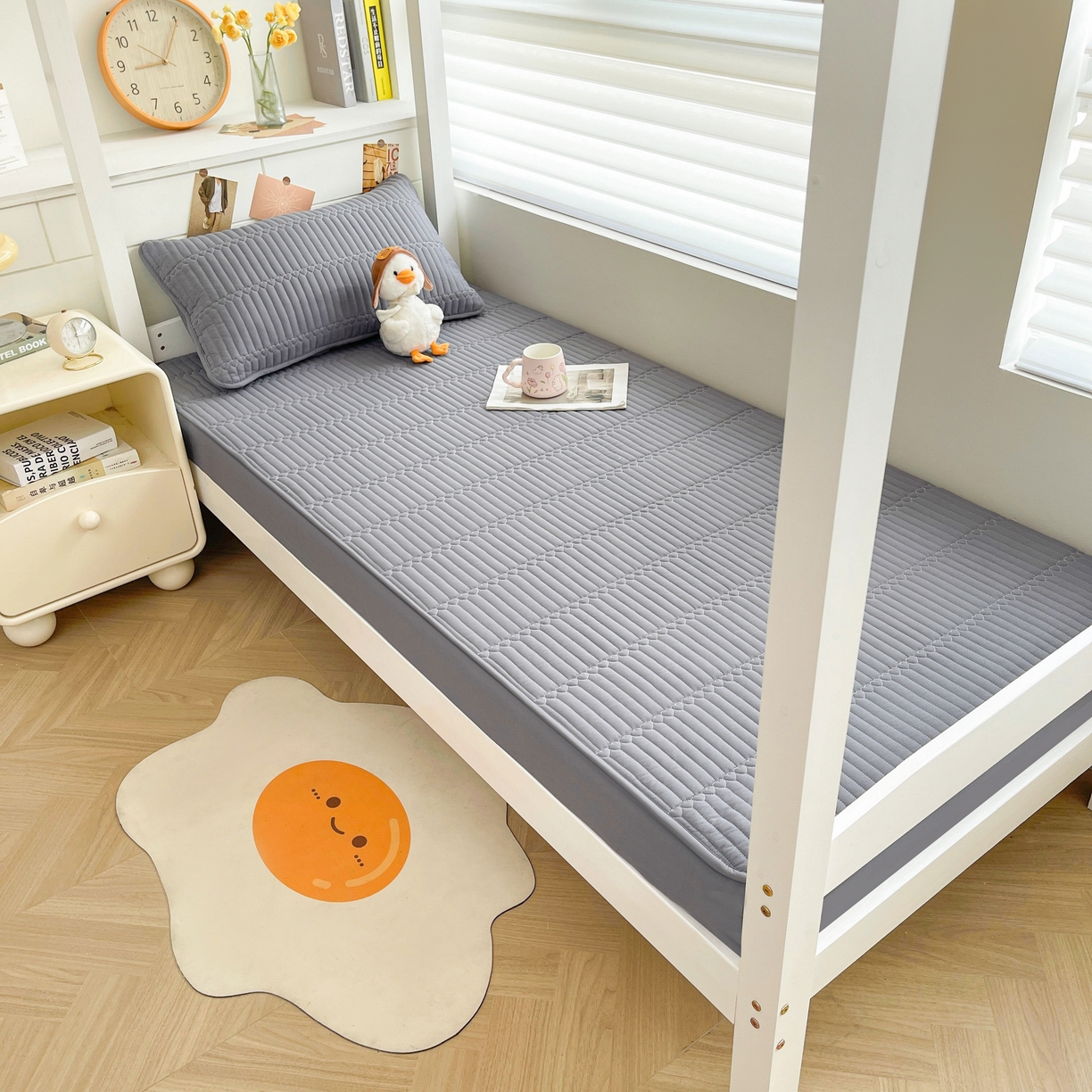 91家纺网 家纺一手货源 找家纺 雯豆2025新品学生床上下铺夹棉床笠宿舍床垫保护套 简爱-深空灰