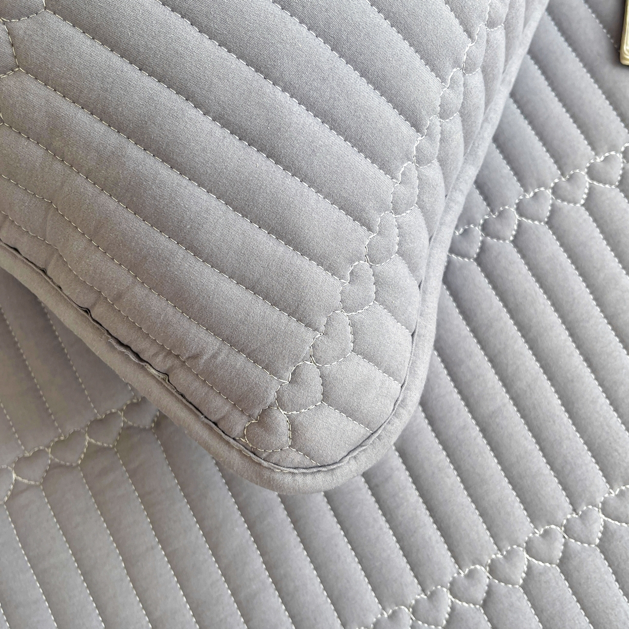 91家纺网 家纺一手货源 找家纺 雯豆2025新品学生床上下铺夹棉床笠宿舍床垫保护套 简爱-深空灰