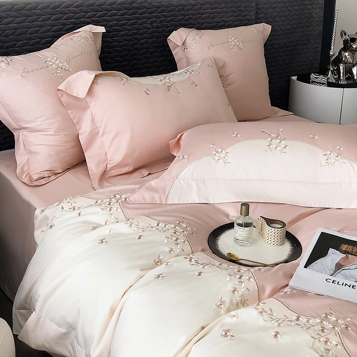 91家纺网 家纺一手货源 找家纺 乐美家纺 2025新款A类100支新疆长绒棉全棉纯棉轻奢刺绣四件套-花城秘境系列 花城秘境-粉