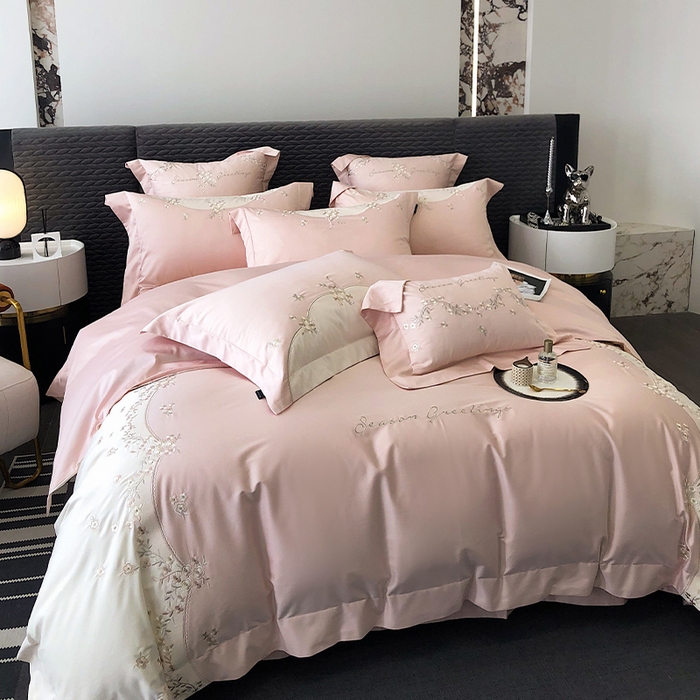 91家纺网 家纺一手货源 找家纺 乐美家纺 2025新款A类100支新疆长绒棉全棉纯棉轻奢刺绣四件套-花城秘境系列 花城秘境-粉