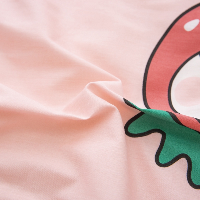 91家纺网 家纺一手货源 找家纺 梵赫 2025新款小版全棉纯棉卡通幼儿园儿童三件套套件 草莓女孩