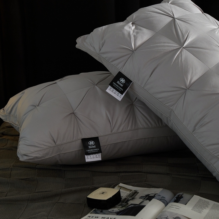 91家纺网 家纺一手货源 找家纺 御眠纺羽绒被壳 2025新款扭花羽毛枕全棉扭花羽毛枕升级款可定制尺寸 扭花羽绒枕灰一只 低枕