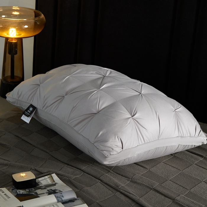 91家纺网 家纺一手货源 找家纺 御眠纺羽绒被壳 2025新款扭花羽毛枕全棉扭花羽毛枕升级款可定制尺寸 扭花羽绒枕灰一只 高枕