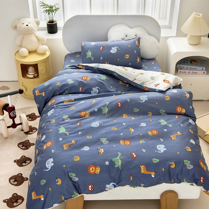 91家纺网 家纺一手货源 找家纺 梵赫 2025新款小版全棉纯棉卡通幼儿园儿童三件套套件 快乐动物园