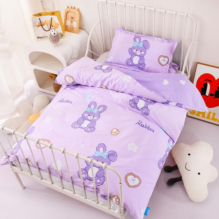 91家纺网 家纺一手货源 找家纺 梵赫 2025新款小版全棉纯棉卡通幼儿园儿童三件套套件 梦幻兔