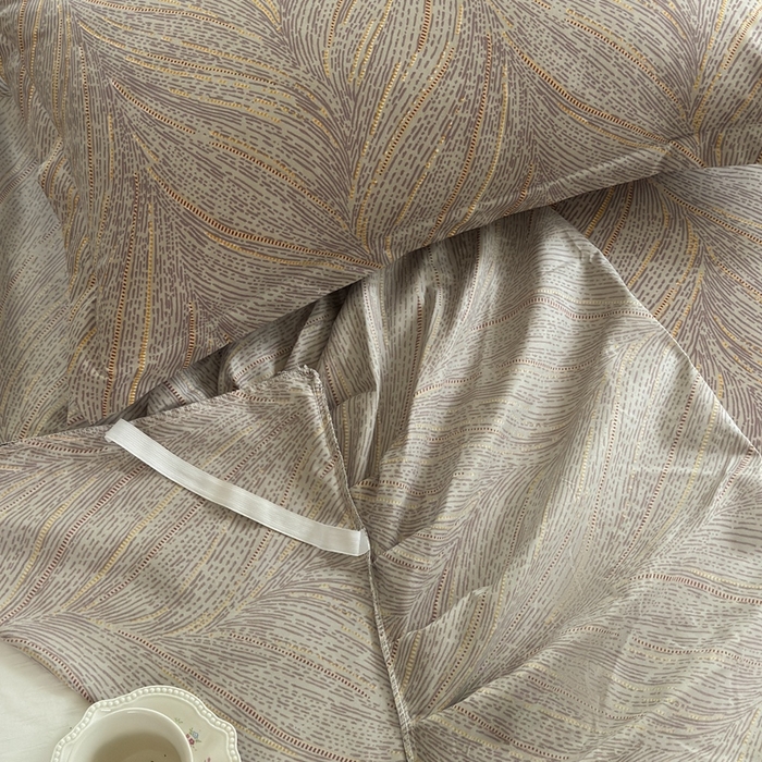 91家纺网 家纺一手货源 找家纺 雨田2025新款夹棉印花床裙 千山万水棕