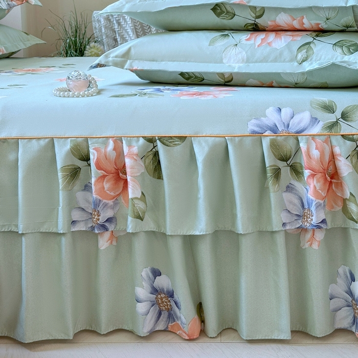 91家纺网 家纺一手货源 找家纺 雨田2025新款夹棉印花床裙 诗情画意绿