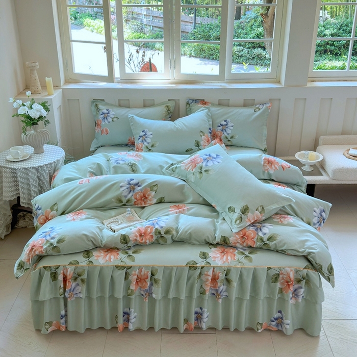 91家纺网 家纺一手货源 找家纺 雨田2025新款夹棉印花床裙 诗情画意绿