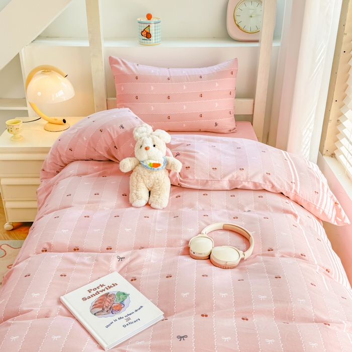 91家纺网 家纺一手货源 找家纺 简冠家纺 2025新款全棉学生三件套宿舍三件套纯棉学生床垫羽丝绒被子被芯 可可生活-红