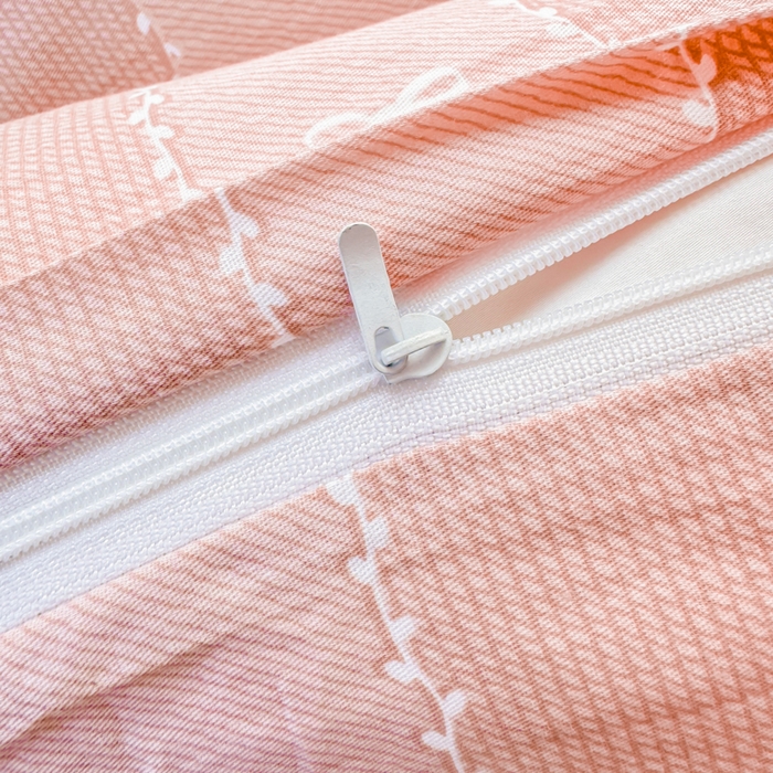 91家纺网 家纺一手货源 找家纺 简冠家纺 2025新款全棉学生三件套宿舍三件套纯棉学生床垫羽丝绒被子被芯 可可生活-红