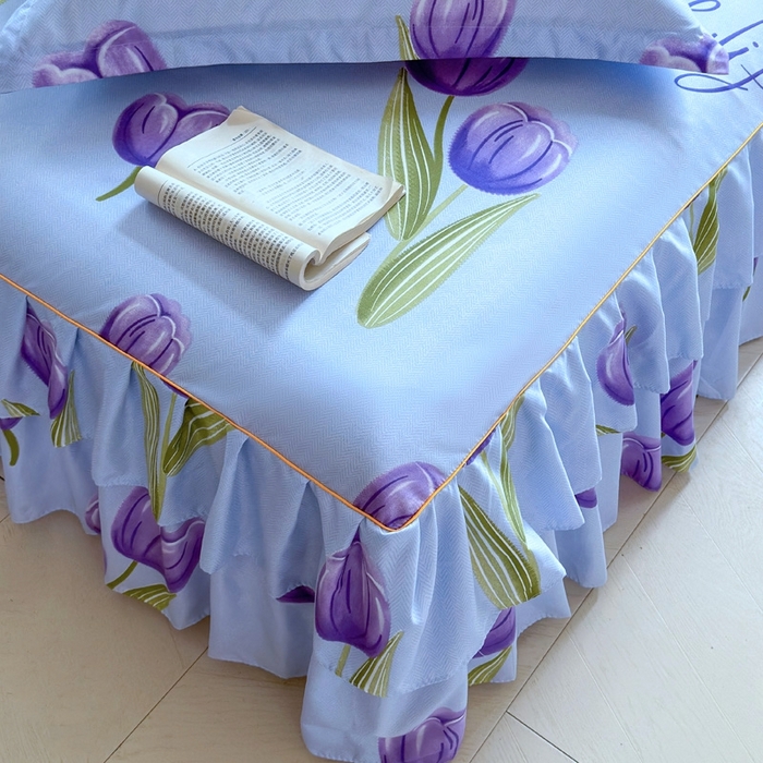 91家纺网 家纺一手货源 找家纺 雨田2025新款夹棉印花床裙 唯爱花季兰