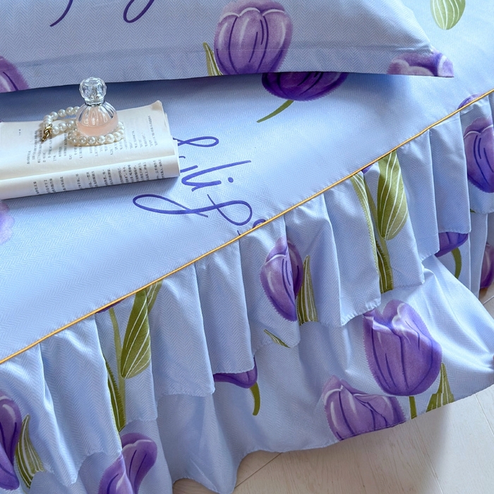 91家纺网 家纺一手货源 找家纺 雨田2025新款夹棉印花床裙 唯爱花季兰