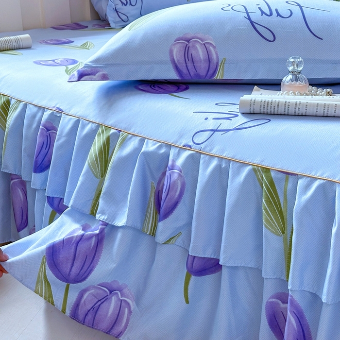 91家纺网 家纺一手货源 找家纺 雨田2025新款夹棉印花床裙 唯爱花季兰