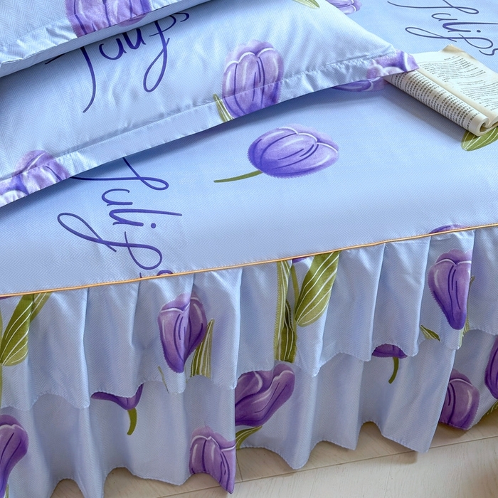 91家纺网 家纺一手货源 找家纺 雨田2025新款夹棉印花床裙 唯爱花季兰