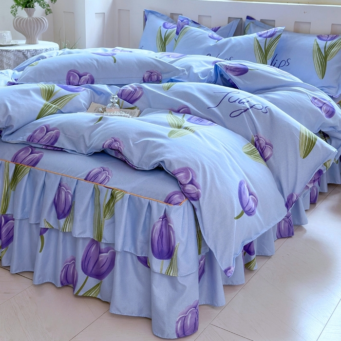 91家纺网 家纺一手货源 找家纺 雨田2025新款夹棉印花床裙 唯爱花季兰