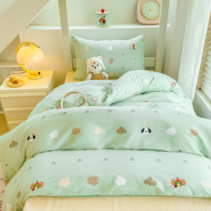 91家纺网 家纺一手货源 找家纺 简冠家纺 2025新款全棉学生三件套宿舍三件套纯棉学生床垫羽丝绒被子被芯 萌宠乐园