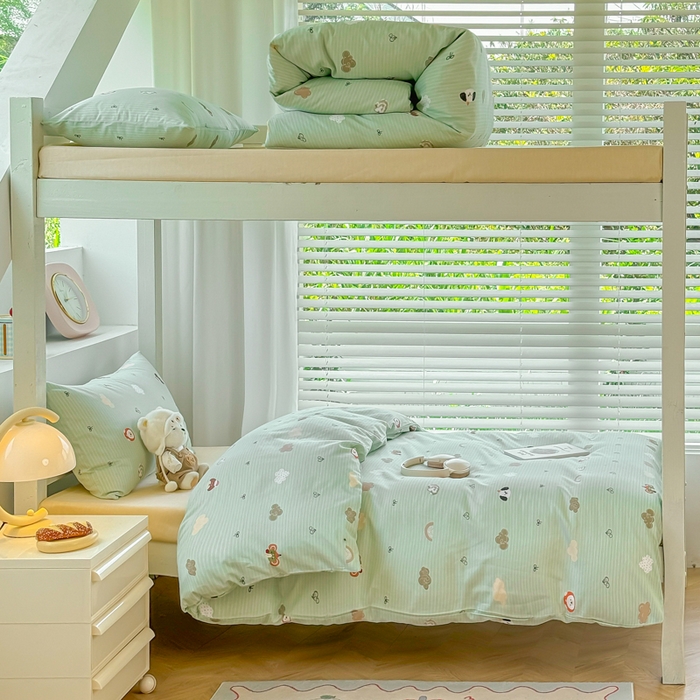 91家纺网 家纺一手货源 找家纺 简冠家纺 2025新款全棉学生三件套宿舍三件套纯棉学生床垫羽丝绒被子被芯 萌宠乐园