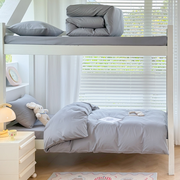 91家纺网 家纺一手货源 找家纺 简冠家纺 2025新款全棉学生三件套宿舍三件套纯棉学生床垫羽丝绒被子被芯 浅灰