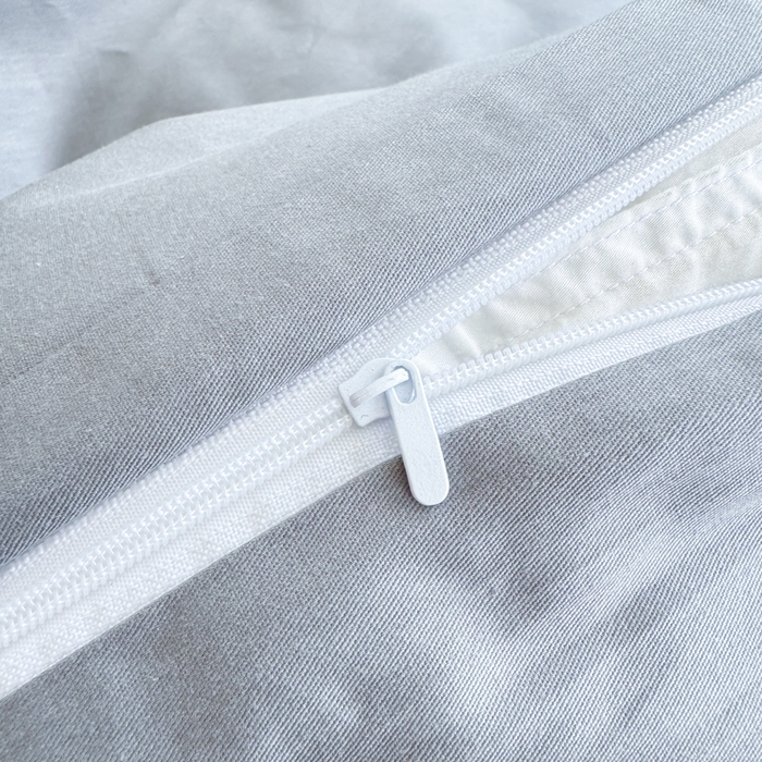 91家纺网 家纺一手货源 找家纺 简冠家纺 2025新款全棉学生三件套宿舍三件套纯棉学生床垫羽丝绒被子被芯 浅灰