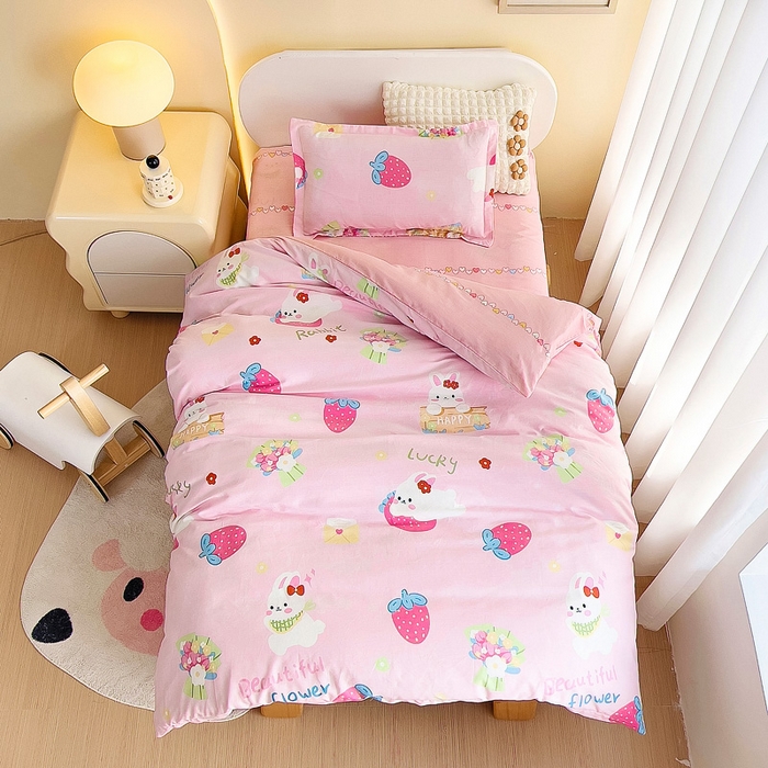 梵赫 2025新款小版全棉纯棉卡通幼儿园儿童三件套套件 幸运草莓兔