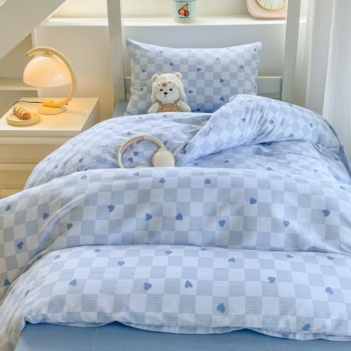 91家纺网 家纺一手货源 找家纺 简冠家纺 2025新款全棉学生三件套宿舍三件套纯棉学生床垫羽丝绒被子被芯 心心相印