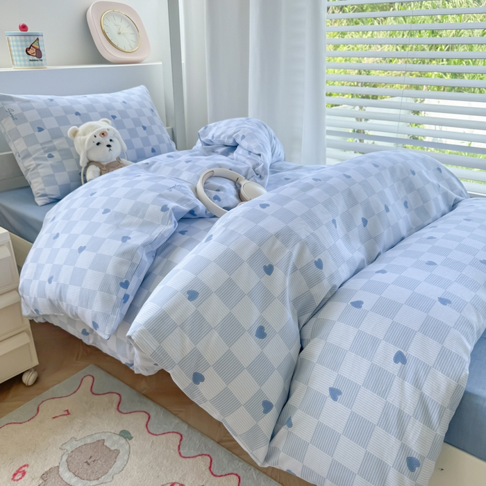 91家纺网 家纺一手货源 找家纺 简冠家纺 2025新款全棉学生三件套宿舍三件套纯棉学生床垫羽丝绒被子被芯 心心相印