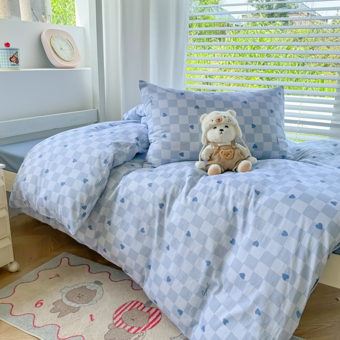 91家纺网 家纺一手货源 找家纺 简冠家纺 2025新款全棉学生三件套宿舍三件套纯棉学生床垫羽丝绒被子被芯 心心相印