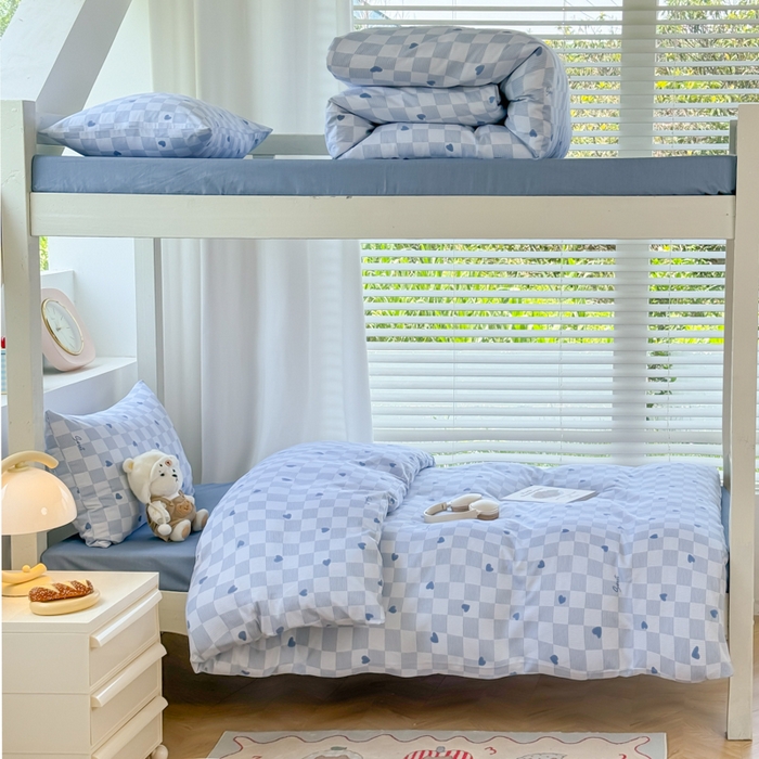 91家纺网 家纺一手货源 找家纺 简冠家纺 2025新款全棉学生三件套宿舍三件套纯棉学生床垫羽丝绒被子被芯 心心相印