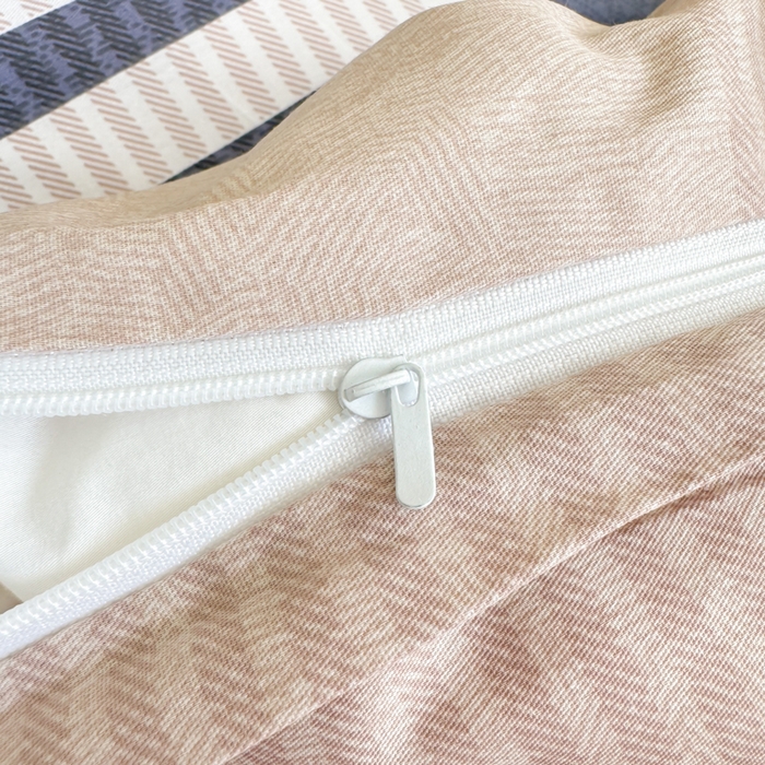 91家纺网 家纺一手货源 找家纺 简冠家纺 2025新款全棉学生三件套宿舍三件套纯棉学生床垫羽丝绒被子被芯 伊拉小镇-绿