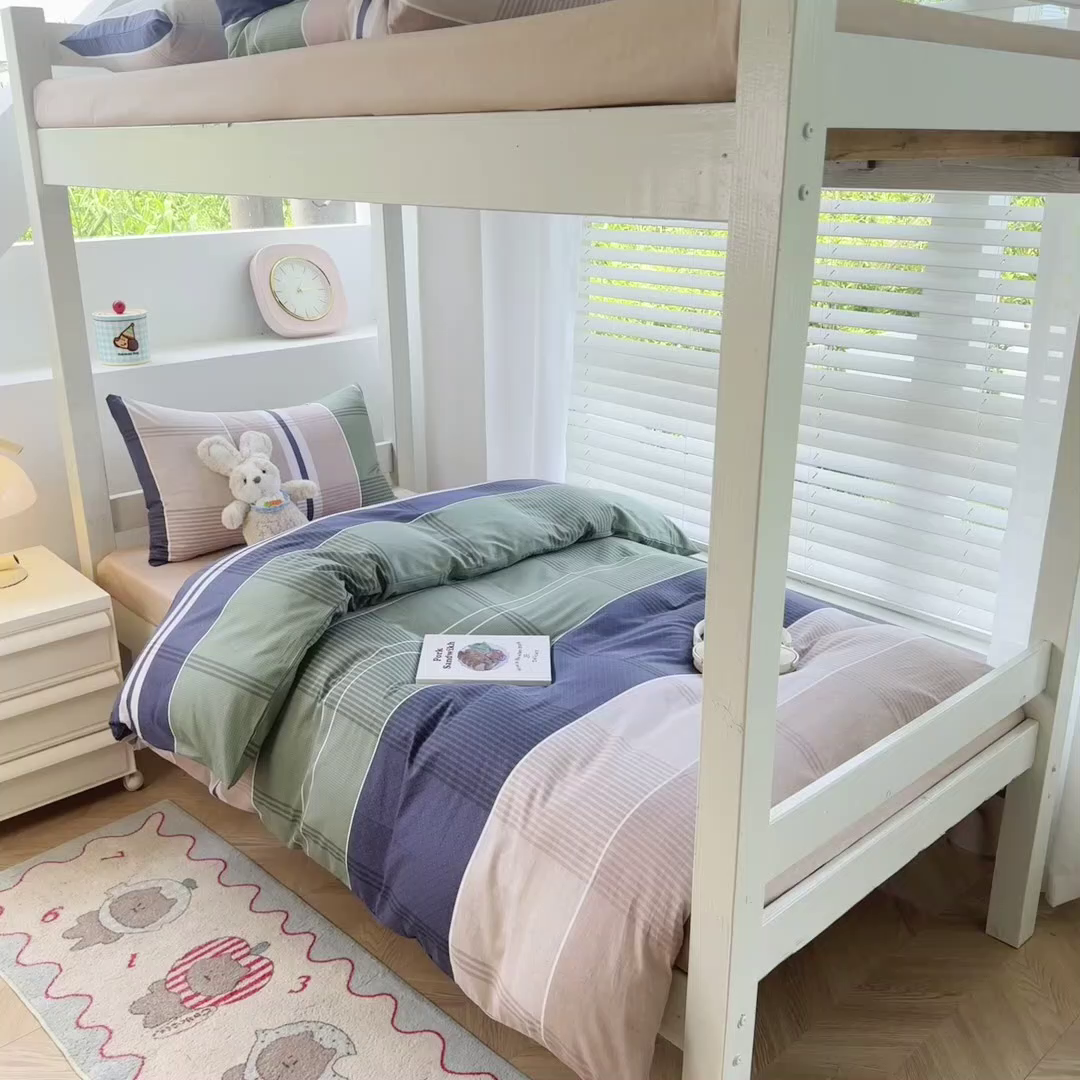 91家纺网 家纺一手货源 找家纺 简冠家纺 2025新款全棉学生三件套宿舍三件套纯棉学生床垫羽丝绒被子被芯 伊拉小镇-绿