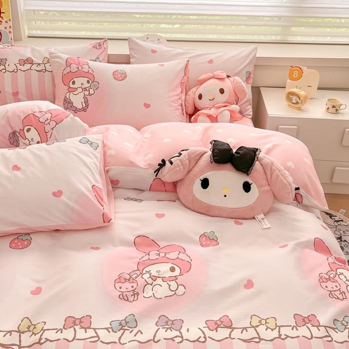 91家纺网 家纺一手货源 找家纺 暮思家居 2025新款正版授权三丽鸥全棉纯棉四件套系列-第三批 洋娃娃美乐蒂