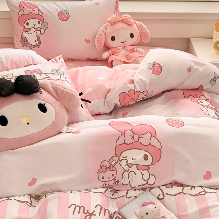 91家纺网 家纺一手货源 找家纺 暮思家居 2025新款正版授权三丽鸥全棉纯棉四件套系列-第三批 洋娃娃美乐蒂