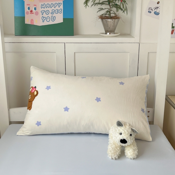 91家纺网 家纺一手货源 找家纺 如一 2025新款A类卡通毛巾绣水洗云朵棉学生宿舍床三件套 蛋糕熊