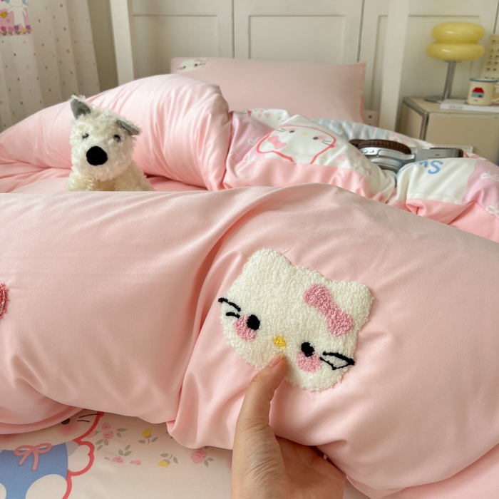 91家纺网 家纺一手货源 找家纺 如一 2025新款A类卡通毛巾绣水洗云朵棉学生宿舍床三件套 好多猫