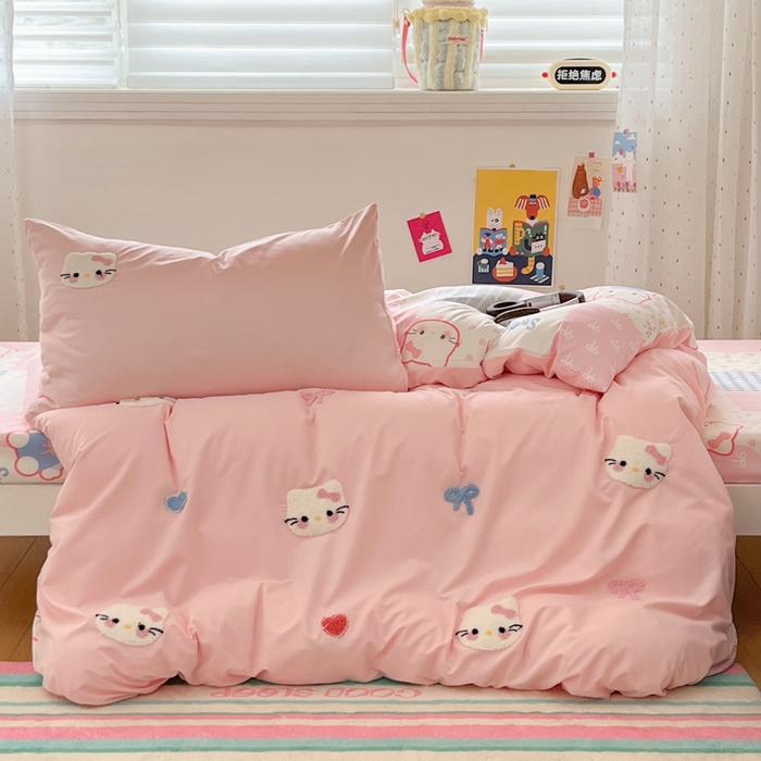 91家纺网 家纺一手货源 找家纺 如一 2025新款A类卡通毛巾绣水洗云朵棉学生宿舍床三件套 好多猫