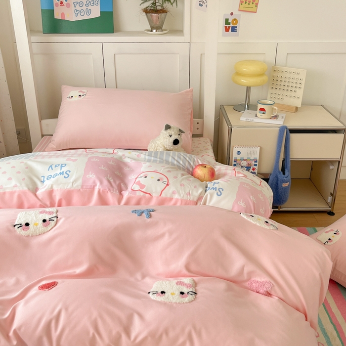 91家纺网 家纺一手货源 找家纺 如一 2025新款A类卡通毛巾绣水洗云朵棉学生宿舍床三件套 好多猫