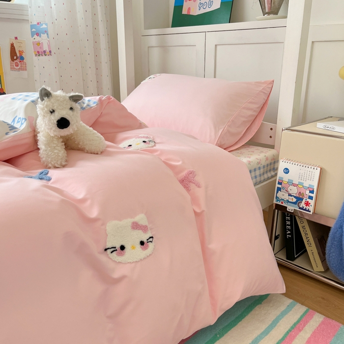 91家纺网 家纺一手货源 找家纺 如一 2025新款A类卡通毛巾绣水洗云朵棉学生宿舍床三件套 好多猫