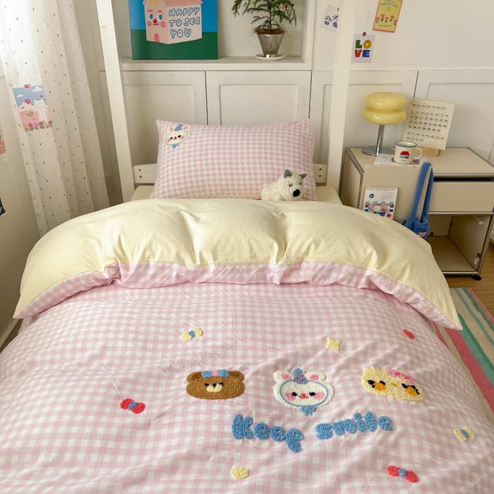 91家纺网 家纺一手货源 找家纺 如一 2025新款A类卡通毛巾绣水洗云朵棉学生宿舍床三件套 好朋友