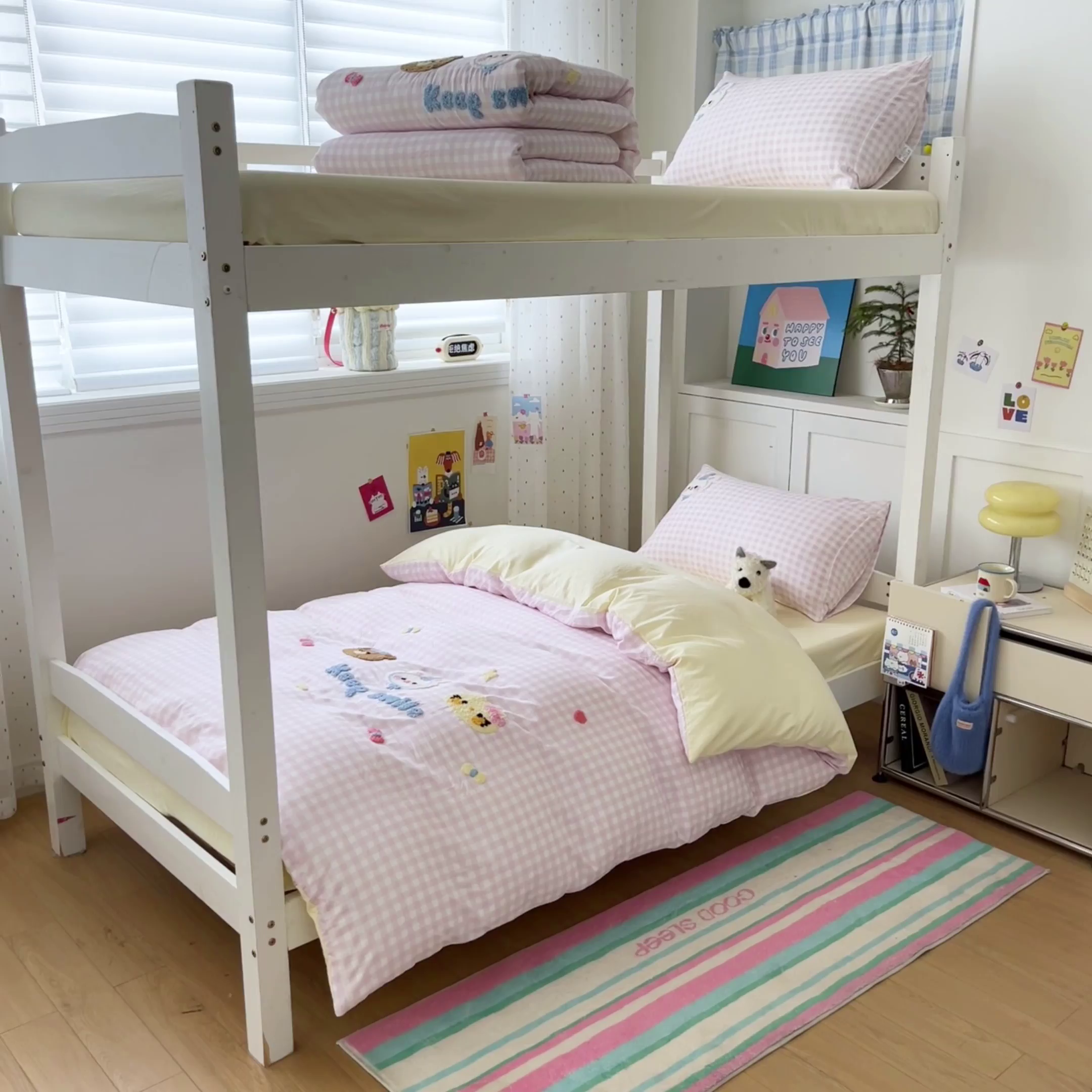 91家纺网 家纺一手货源 找家纺 如一 2025新款A类卡通毛巾绣水洗云朵棉学生宿舍床三件套 好朋友