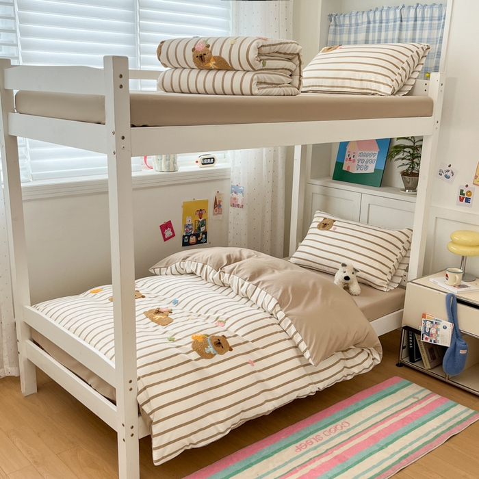 91家纺网 家纺一手货源 找家纺 如一 2025新款A类卡通毛巾绣水洗云朵棉学生宿舍床三件套 卡皮拉