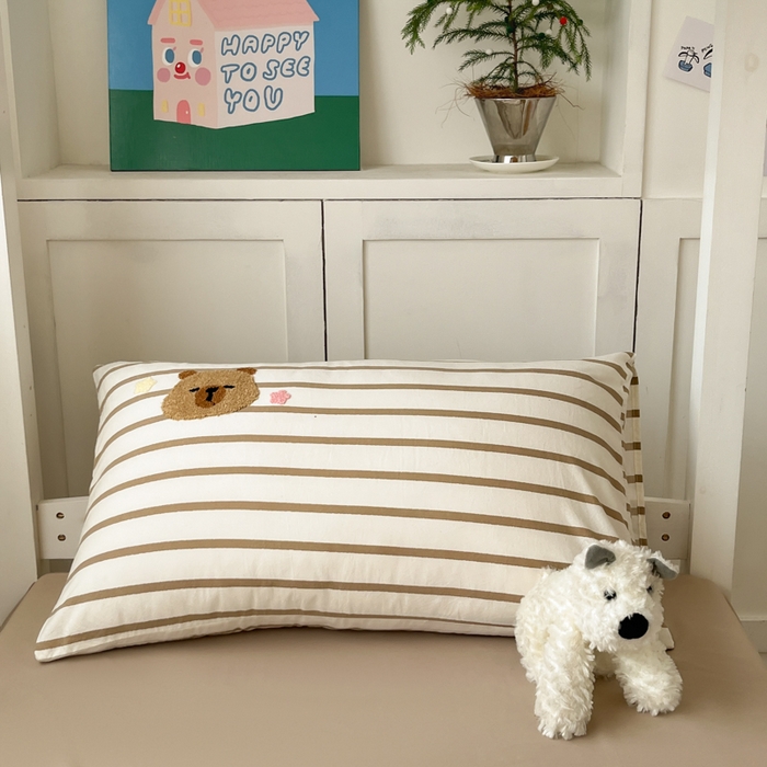 91家纺网 家纺一手货源 找家纺 如一 2025新款A类卡通毛巾绣水洗云朵棉学生宿舍床三件套 卡皮拉