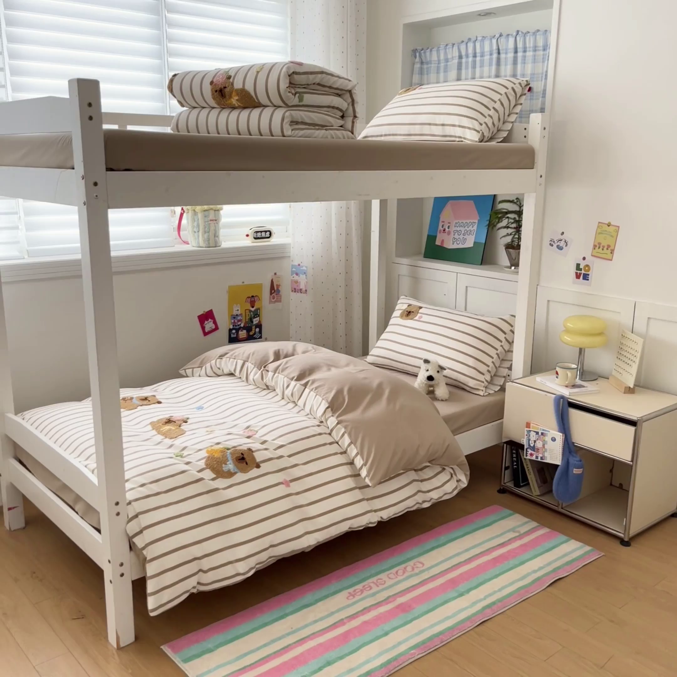 91家纺网 家纺一手货源 找家纺 如一 2025新款A类卡通毛巾绣水洗云朵棉学生宿舍床三件套 卡皮拉