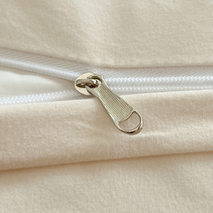 91家纺网 家纺一手货源 找家纺 如一 2025新款A类卡通毛巾绣水洗云朵棉学生宿舍床三件套 腊肠犬