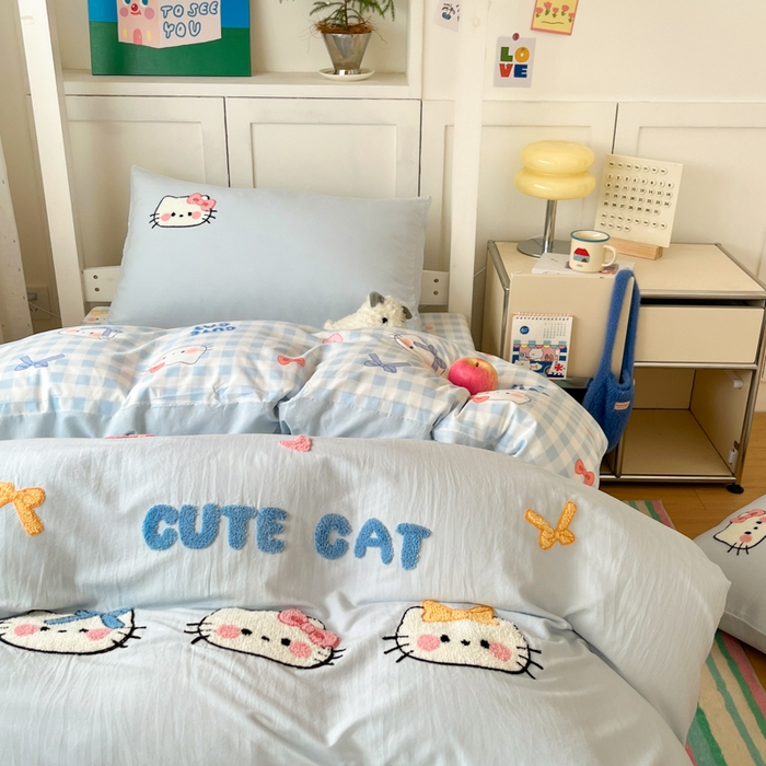 91家纺网 家纺一手货源 找家纺 如一 2025新款A类卡通毛巾绣水洗云朵棉学生宿舍床三件套 蓝格猫