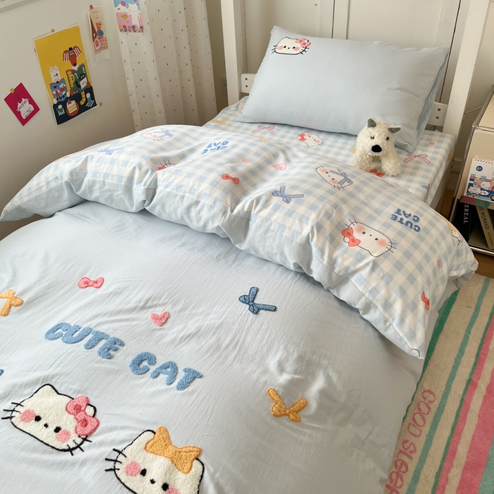 91家纺网 家纺一手货源 找家纺 如一 2025新款A类卡通毛巾绣水洗云朵棉学生宿舍床三件套 蓝格猫