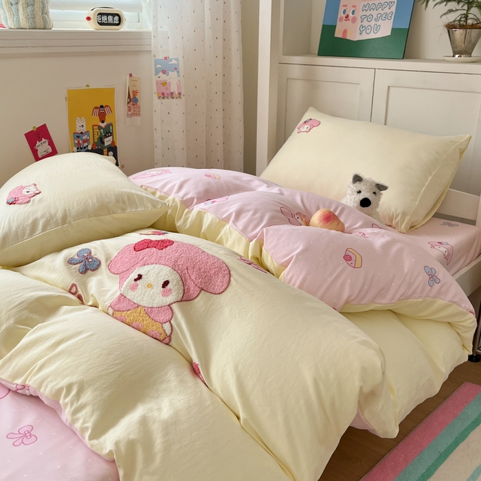 91家纺网 家纺一手货源 找家纺 如一 2025新款A类卡通毛巾绣水洗云朵棉学生宿舍床三件套 美美蒂