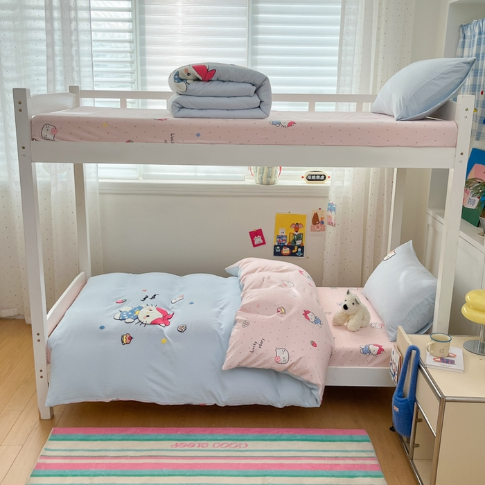 91家纺网 家纺一手货源 找家纺 如一 2025新款A类卡通毛巾绣水洗云朵棉学生宿舍床三件套 淘气猫