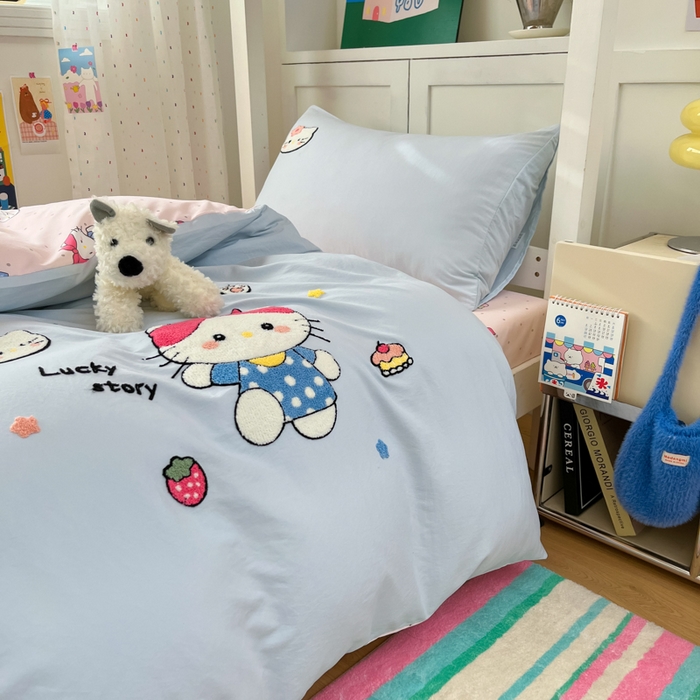 91家纺网 家纺一手货源 找家纺 如一 2025新款A类卡通毛巾绣水洗云朵棉学生宿舍床三件套 淘气猫