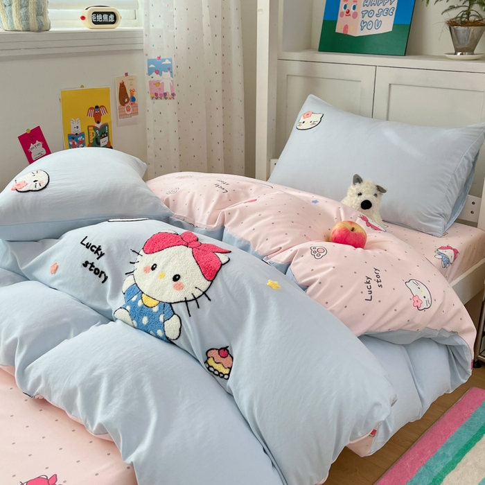 91家纺网 家纺一手货源 找家纺 如一 2025新款A类卡通毛巾绣水洗云朵棉学生宿舍床三件套 淘气猫