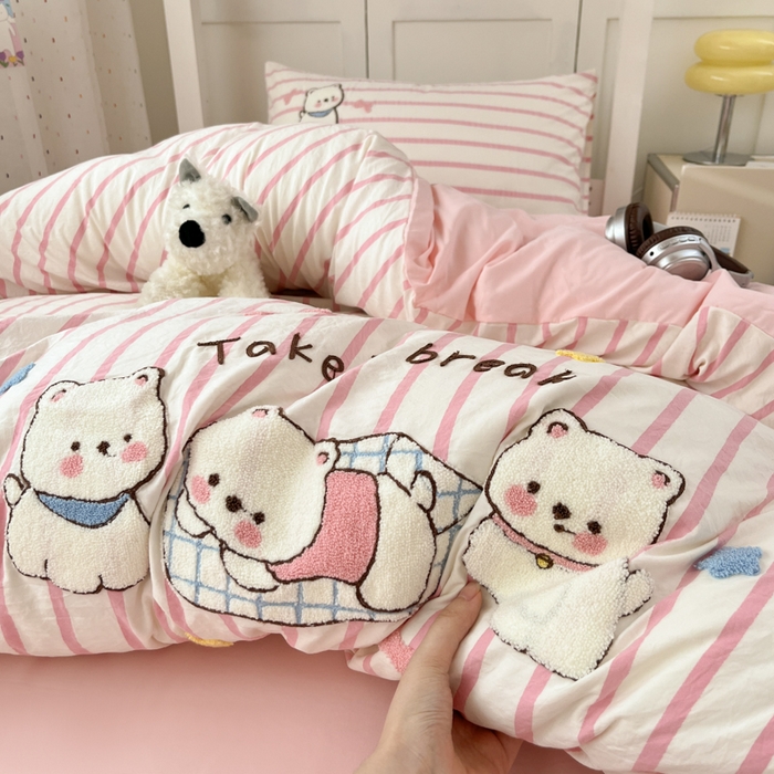 91家纺网 家纺一手货源 找家纺 如一 2025新款A类卡通毛巾绣水洗云朵棉学生宿舍床三件套 小奶狗